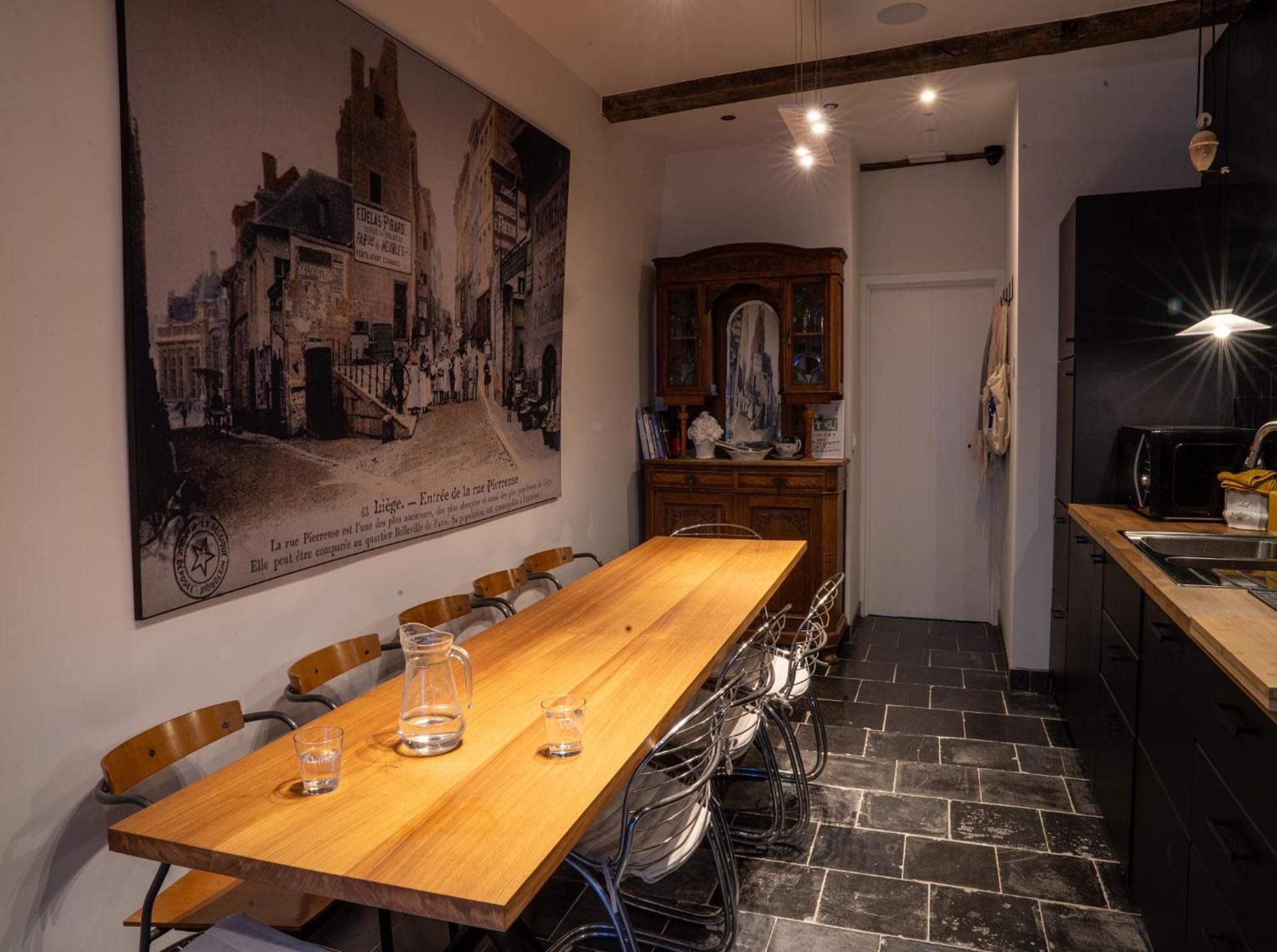 Kitchen or kitchenette