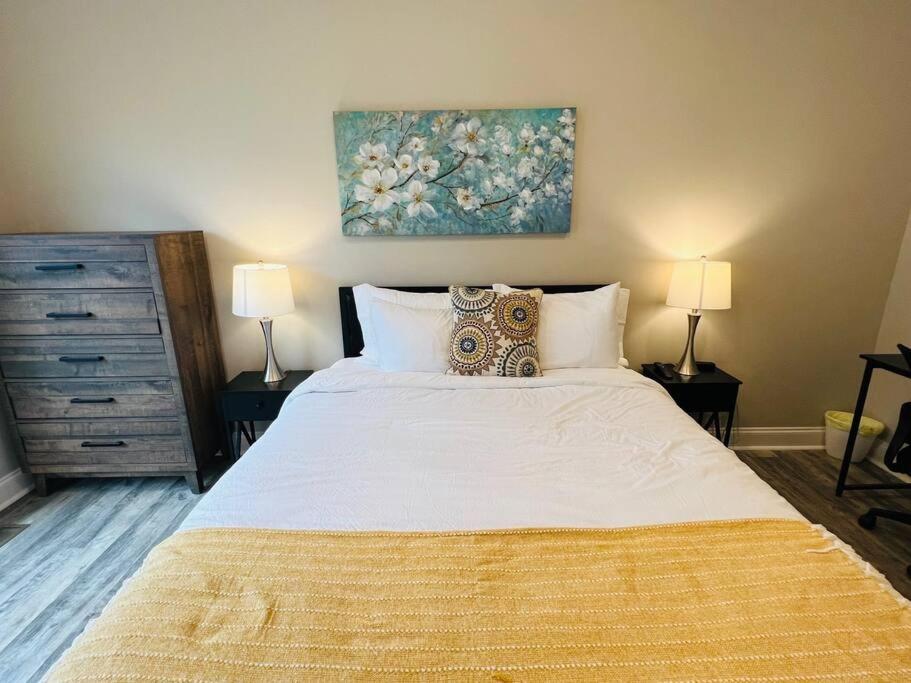 Luxury 4 Bedroom Home and private deck by MCG 6