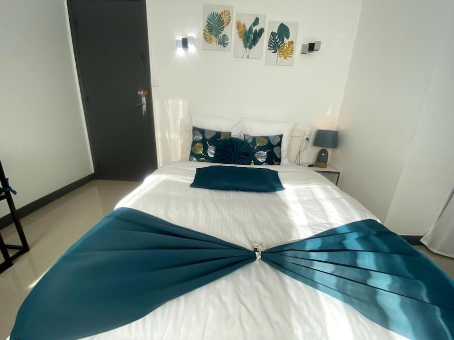 Appartement T4 Cosi: TV Netflix Parking