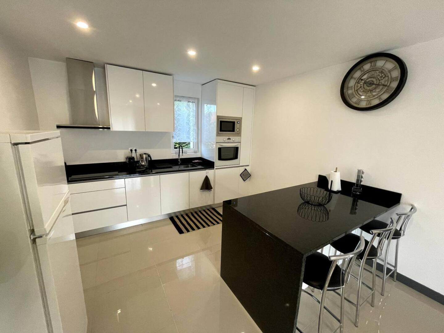 Appartement T4 Cosi: TV Netflix Parking