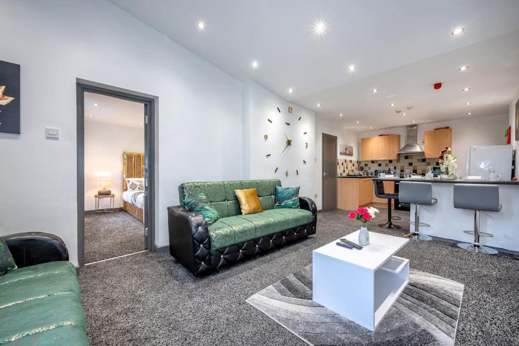 *F4GH for your most relaxed & Cosy stay + Free Parking + Free Fast WiFi *