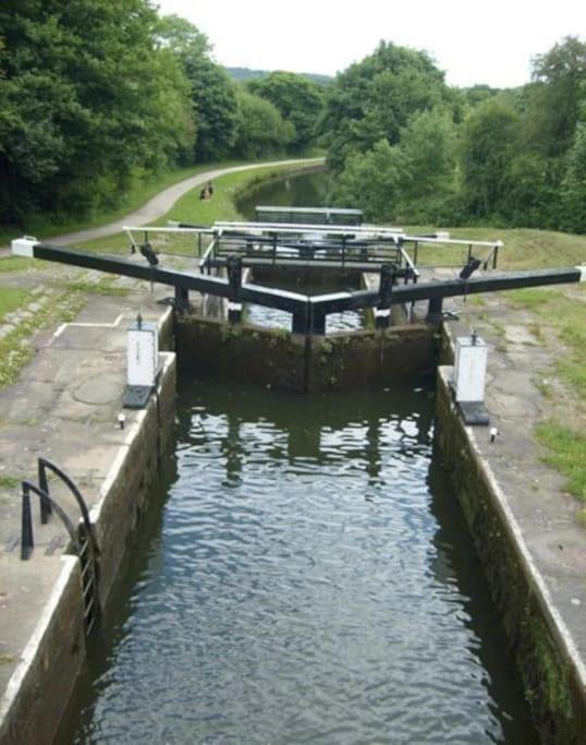 *F4GH for your most relaxed & Cosy stay + Free Parking + Free Fast WiFi *