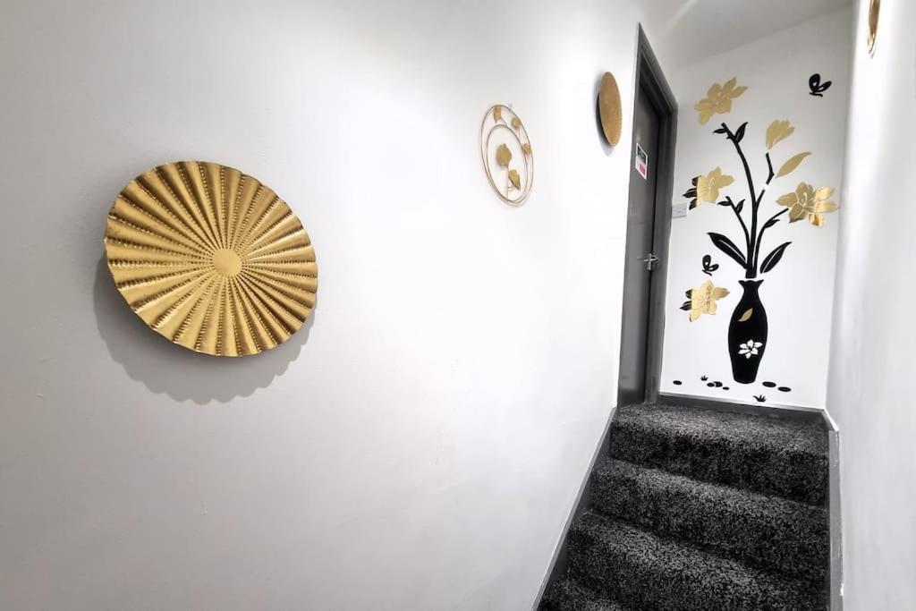 *F4GH for your most relaxed & Cosy stay + Free Parking + Free Fast WiFi *