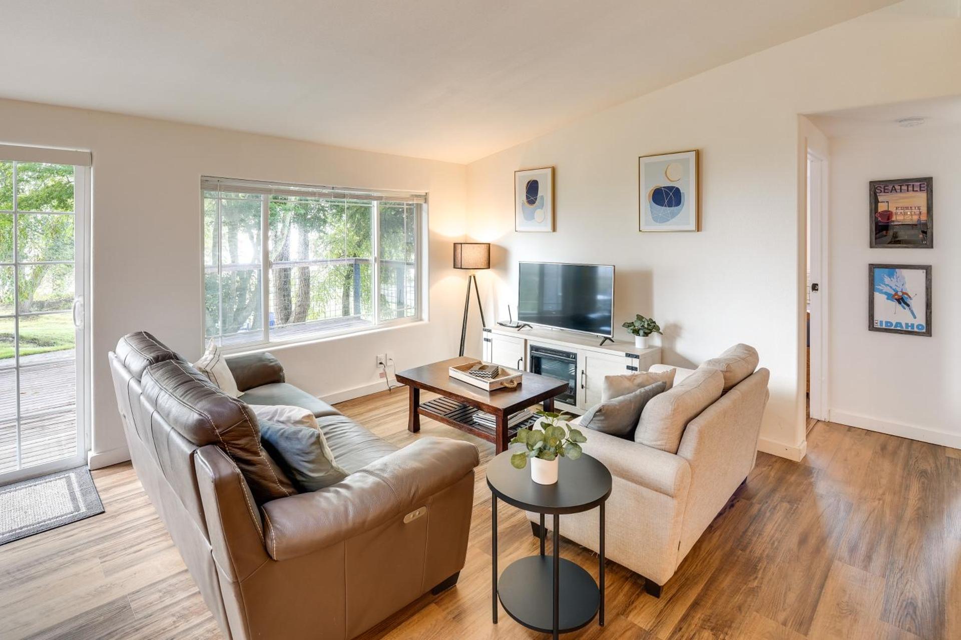 Lakefront Mount Vernon Home with Private Dock!