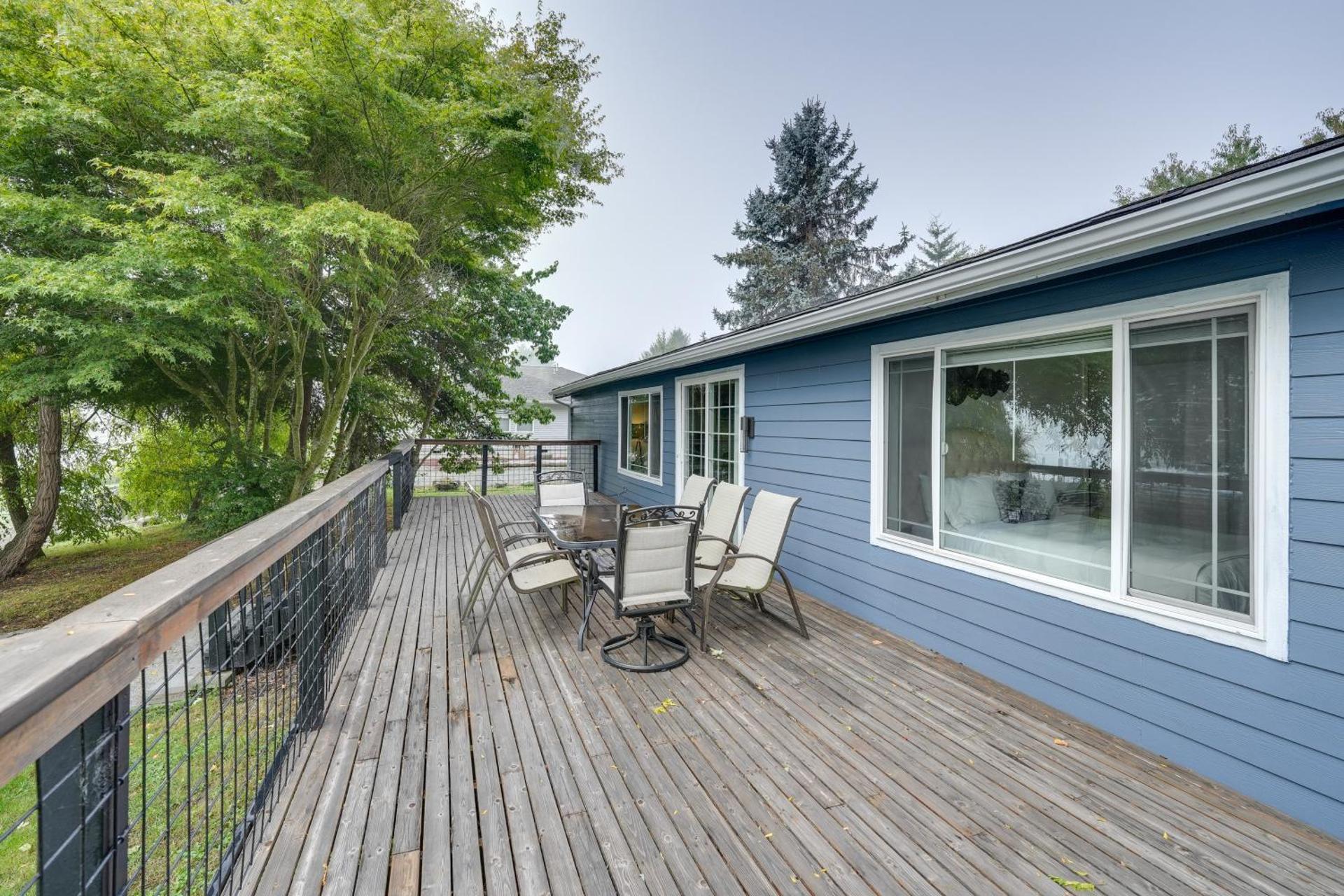 Lakefront Mount Vernon Home with Private Dock!