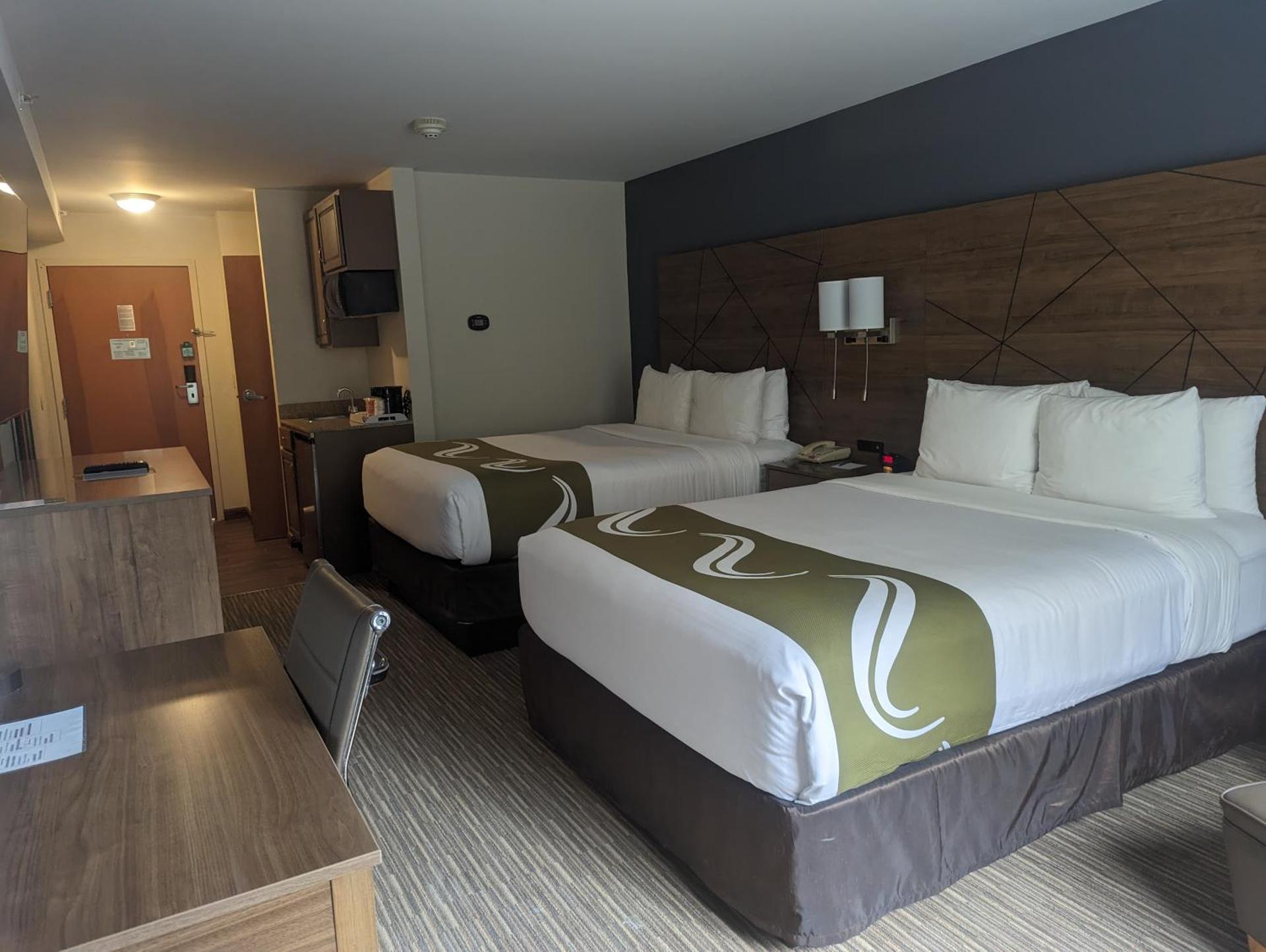 Queen Suite with Two Queen Beds - Non Smoking