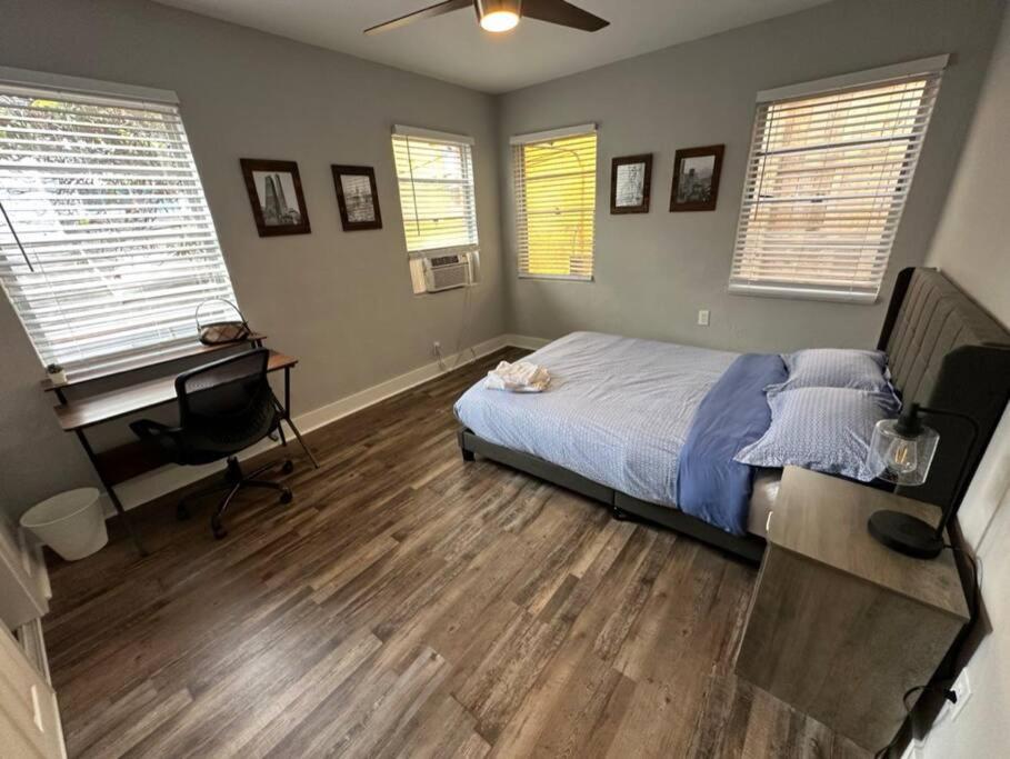 Elegant 1 Bdr Montrose-Bologna@The Italian Plaza