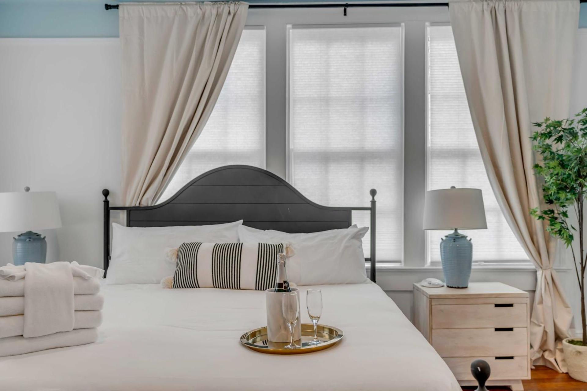 The Palmetto House B- Walk To King Street