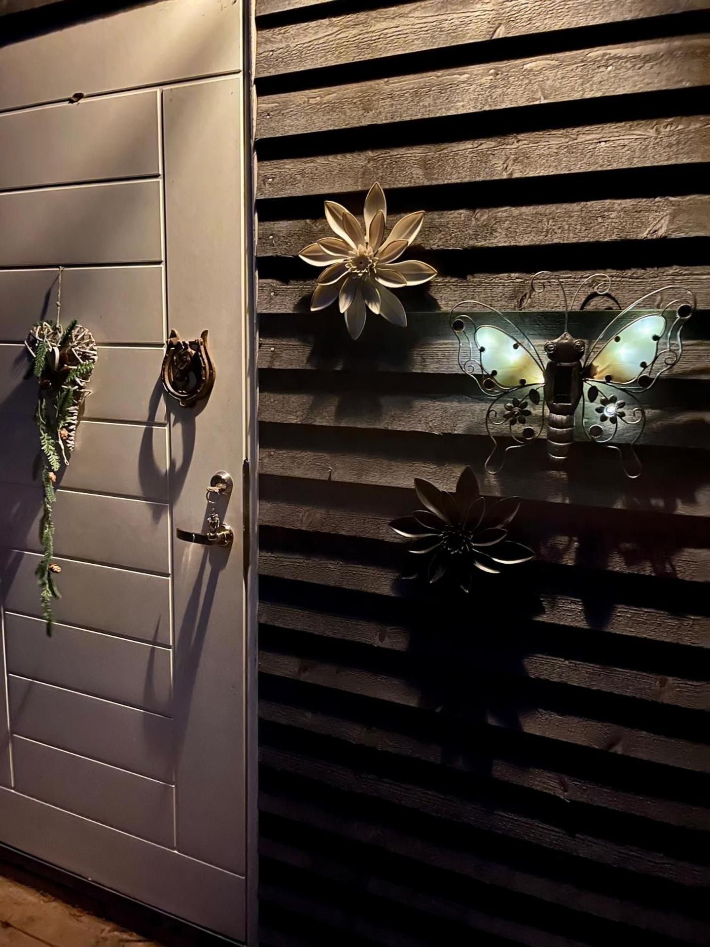 15 min från Ullared! Ny stuga med hög standard!