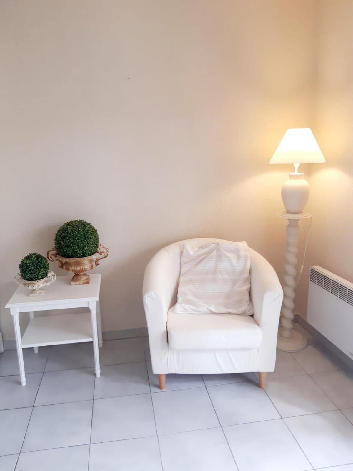 Le Médicis - Centre village calme