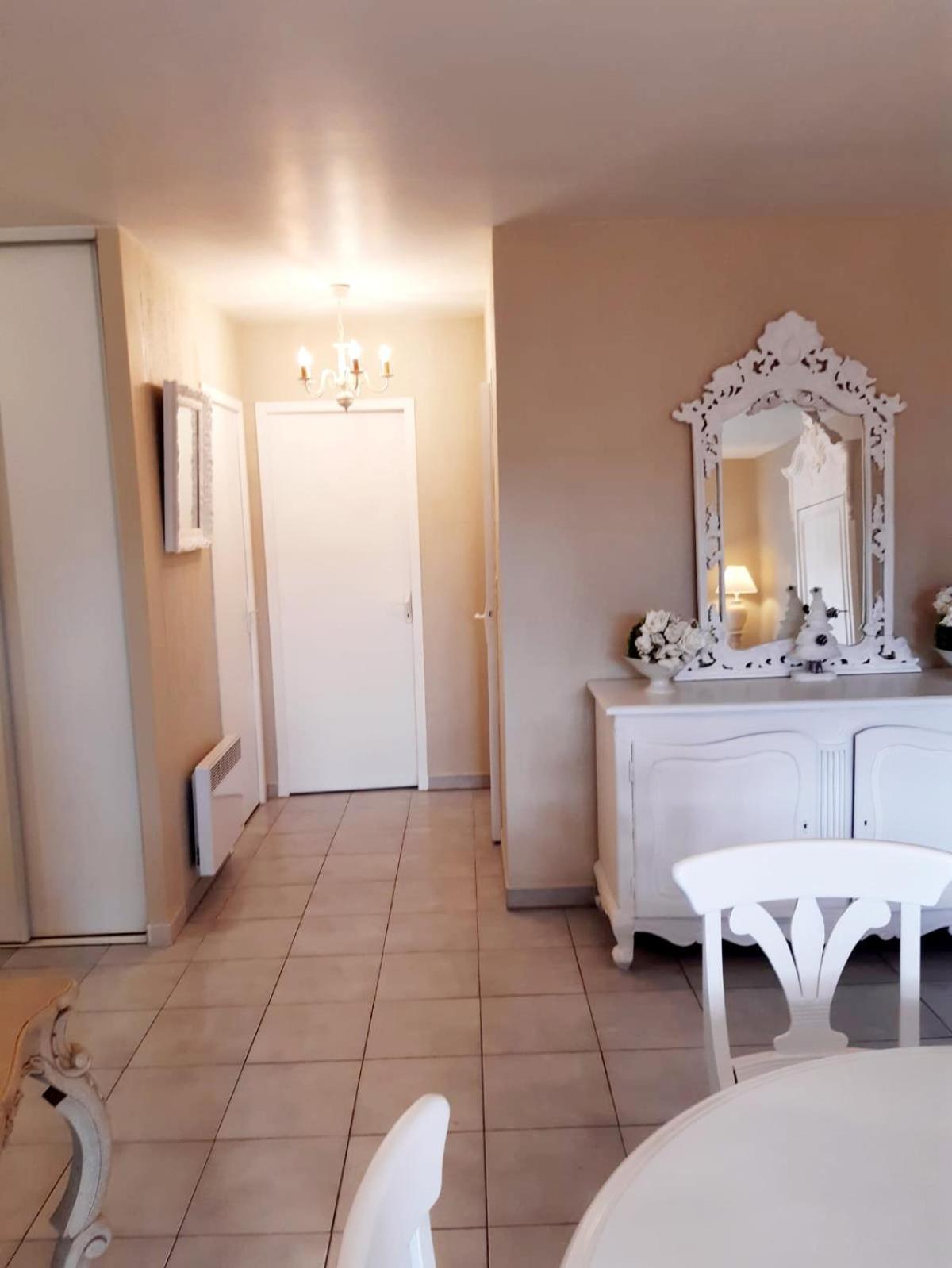 Le Médicis - Centre village calme