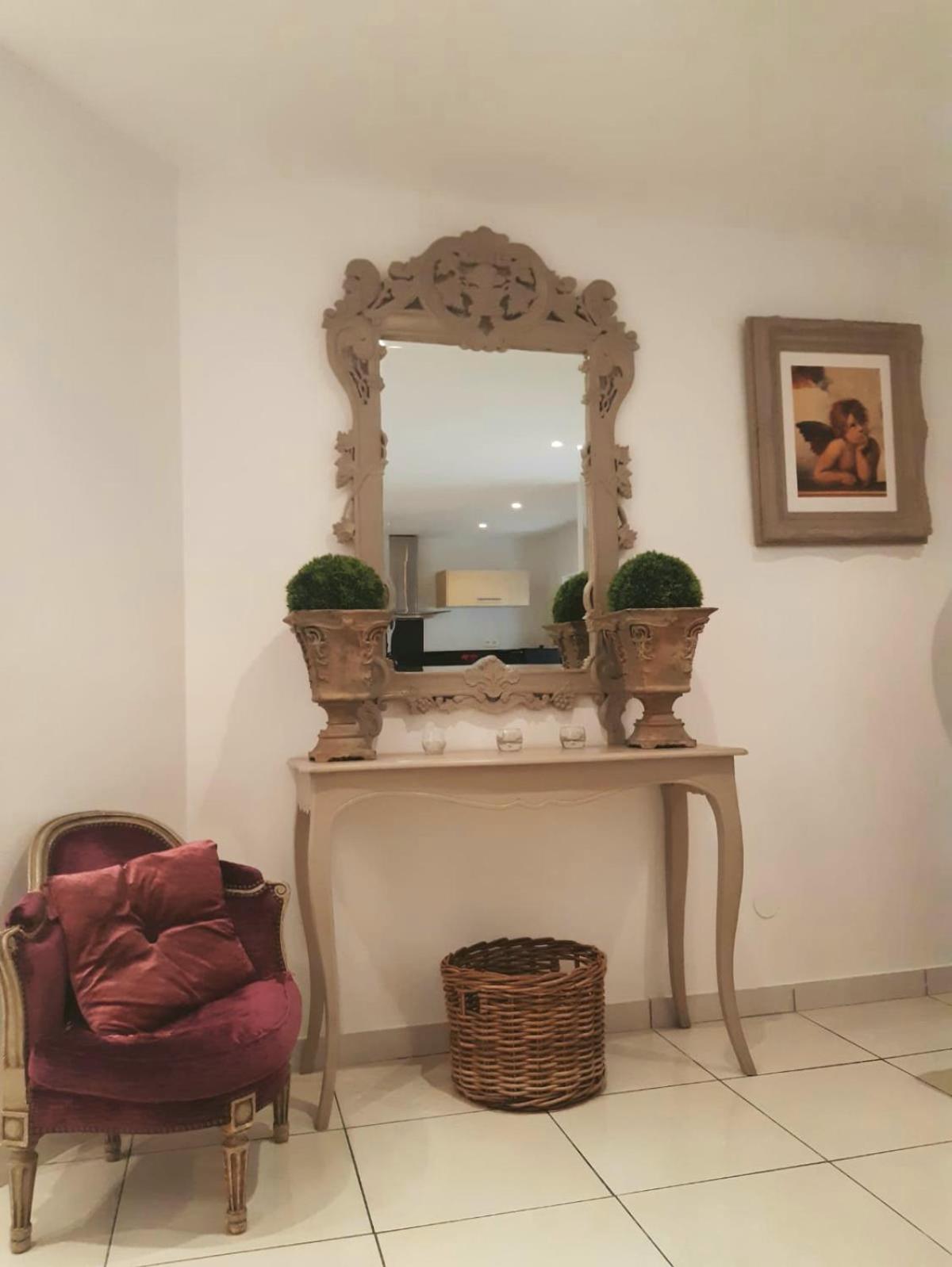 L'Olivier - Centre village - Au calme