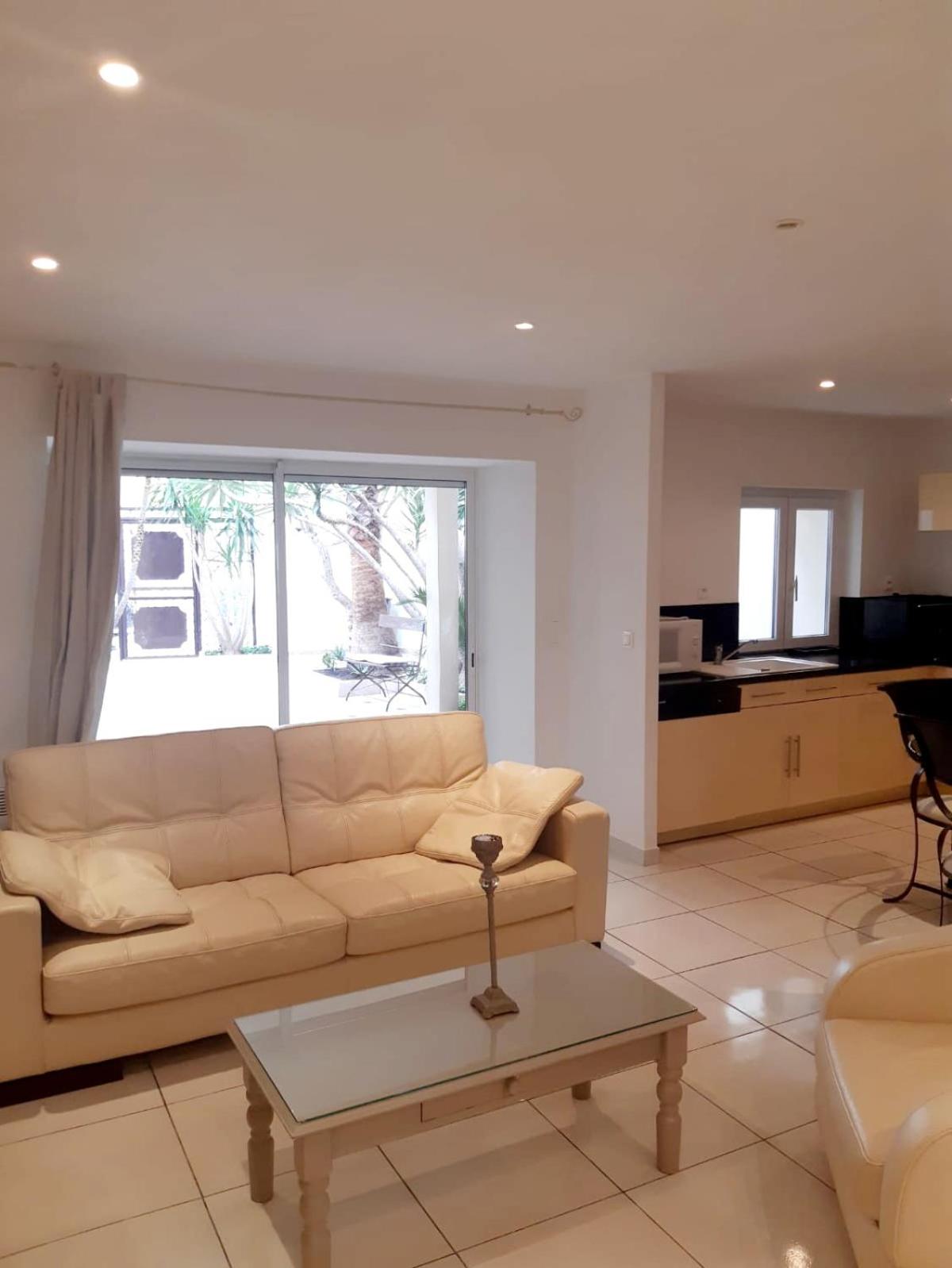 L'Olivier - Centre village - Au calme