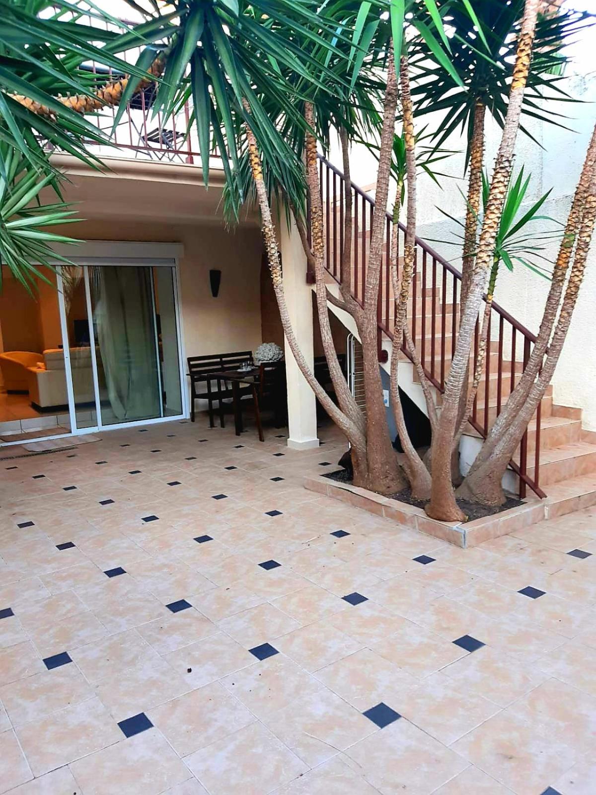 L'Olivier - Centre village - Au calme