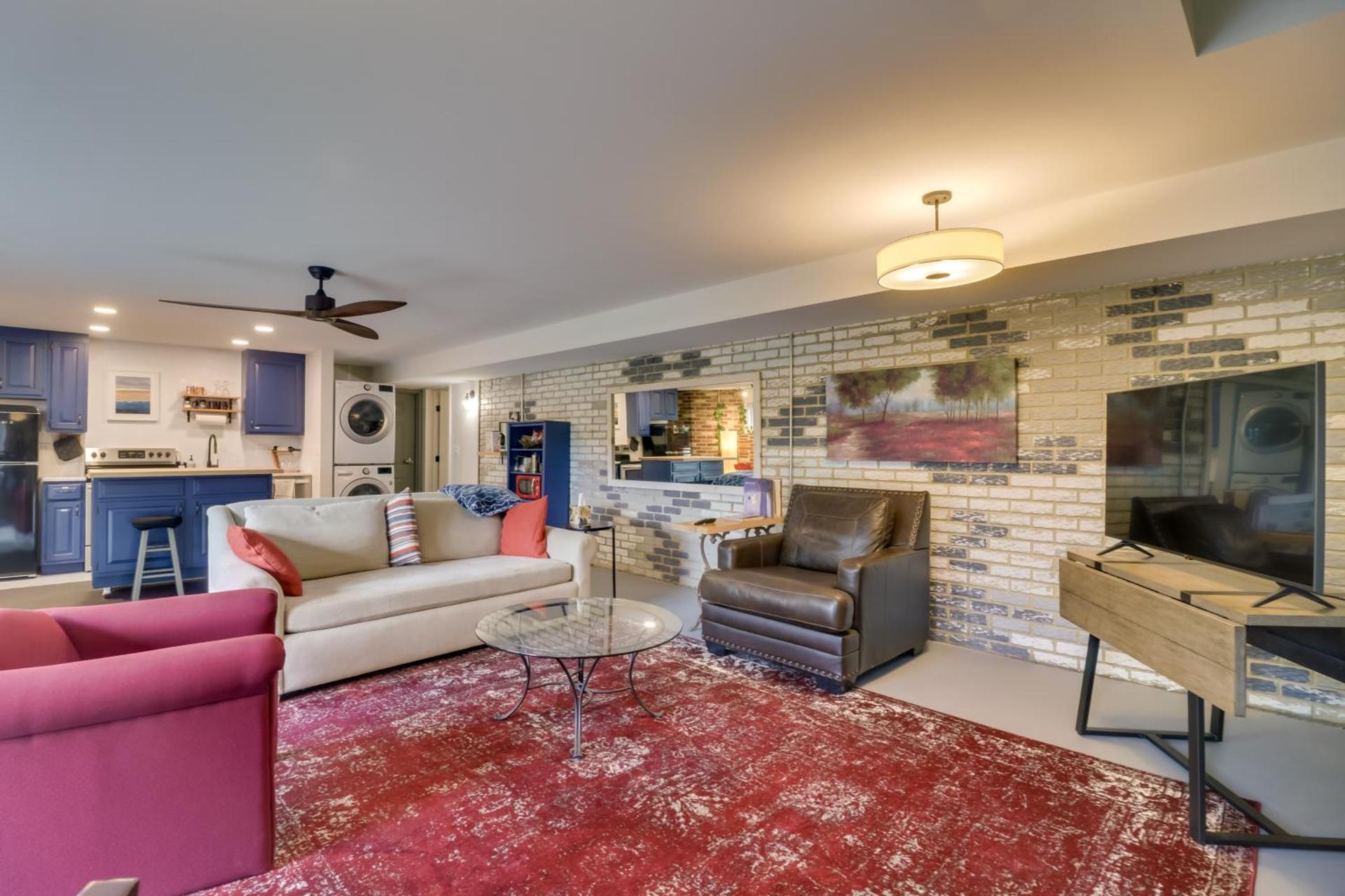 Renovated Studio on 5 Acres - Near Vineyards!