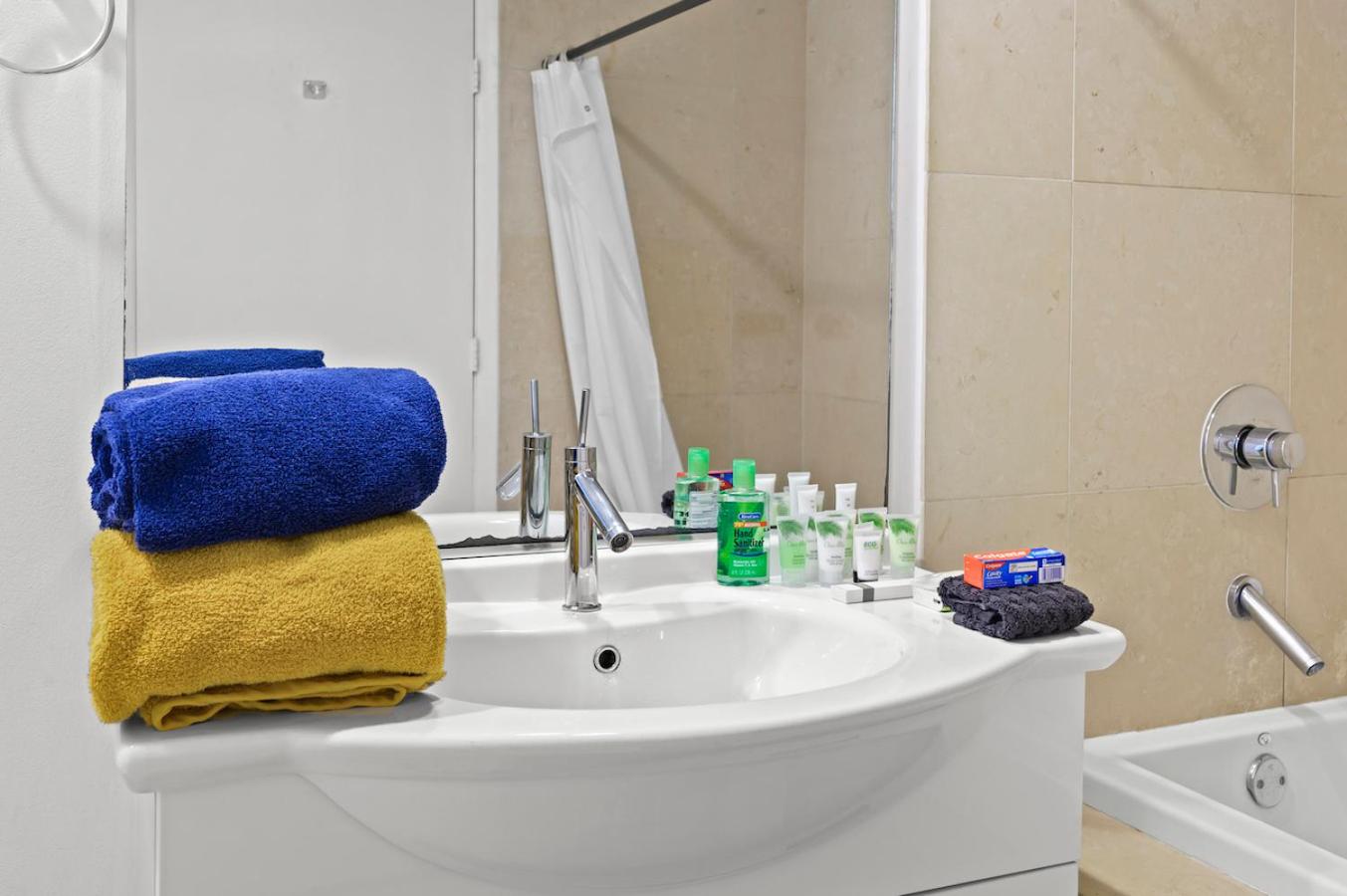 Luxury 1 BR Condo W Icon Brickell-Waterviews