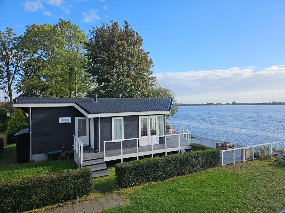 Chalet "Aan ut water" Elburg