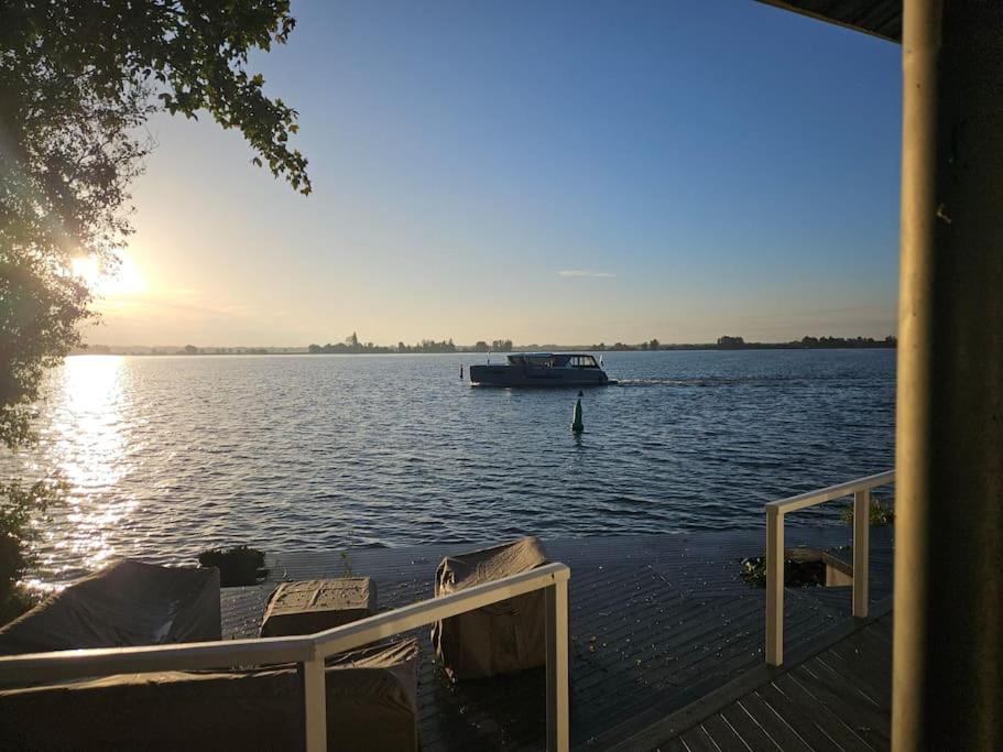 Chalet "Aan ut water" Elburg