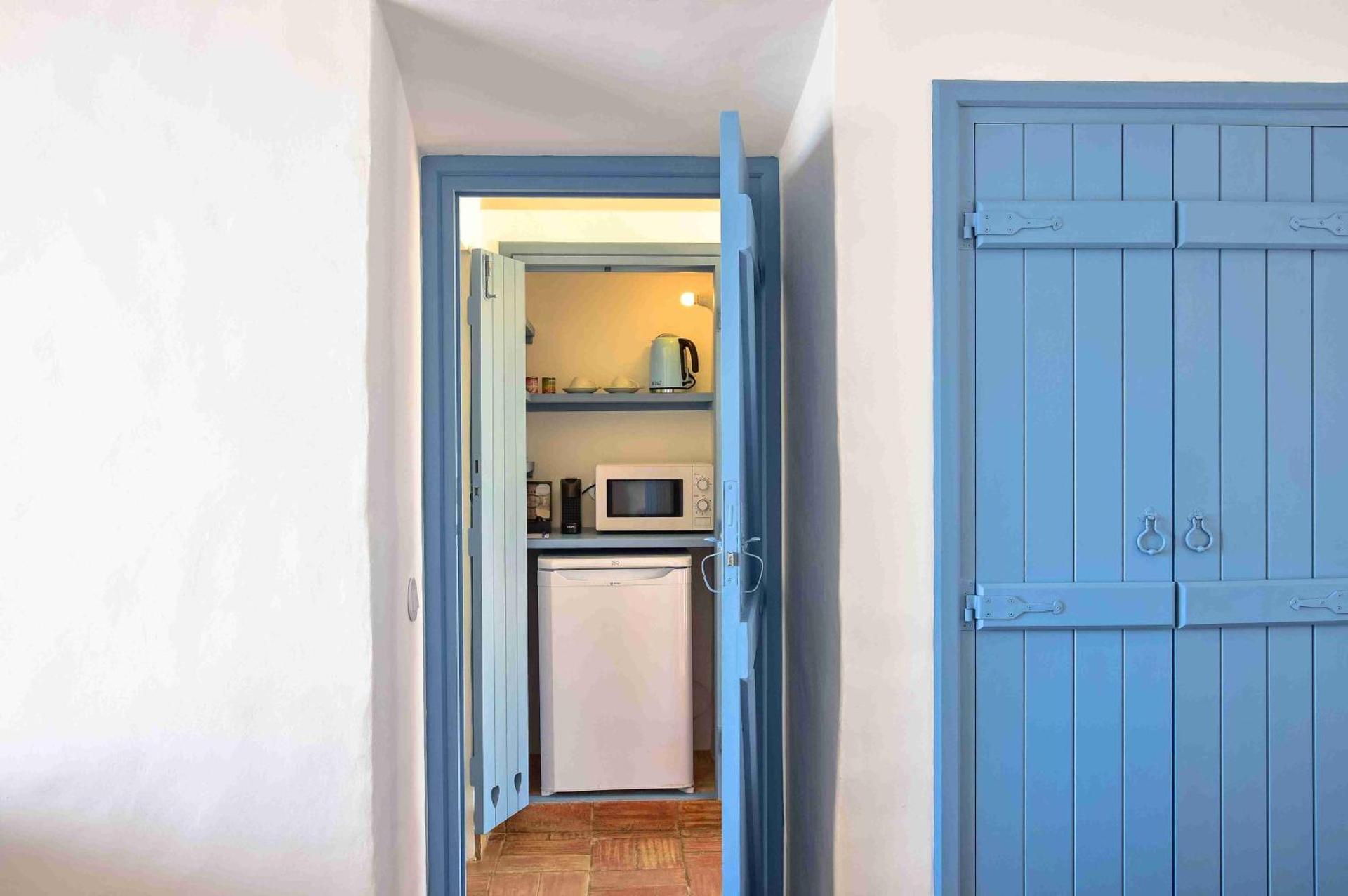 Coffee/tea facilities