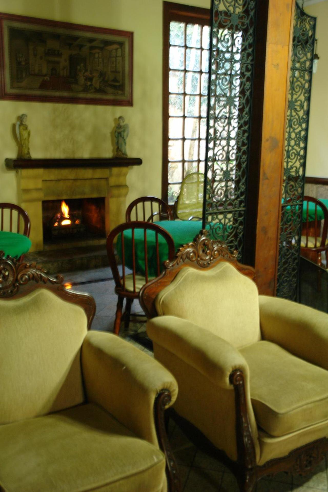 Communal lounge/ TV room