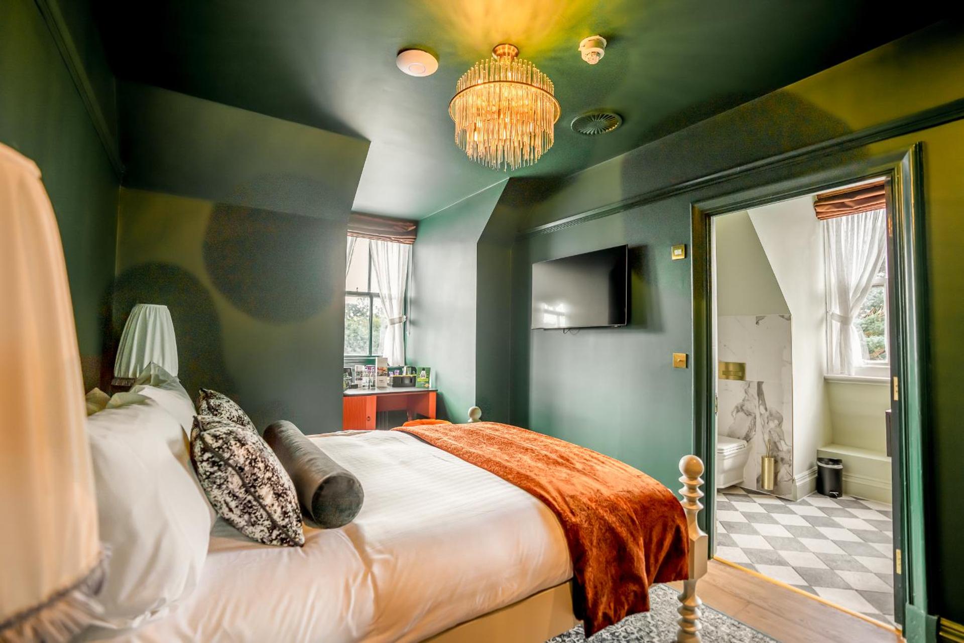 Photo of the whole room