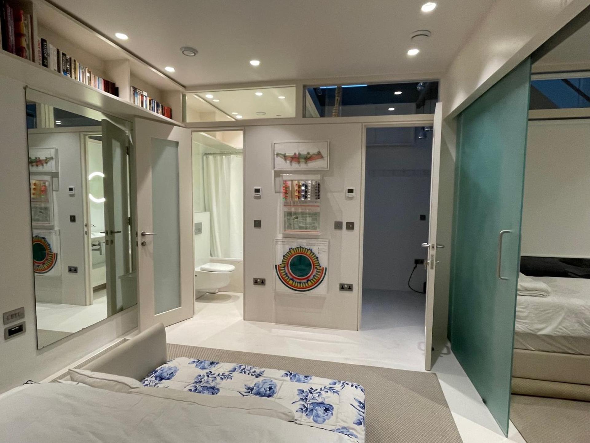 Modern self-contained Ground and Basement studios