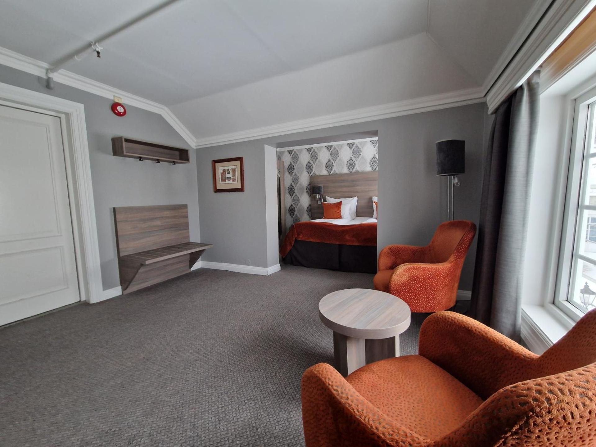 Photo of the whole room