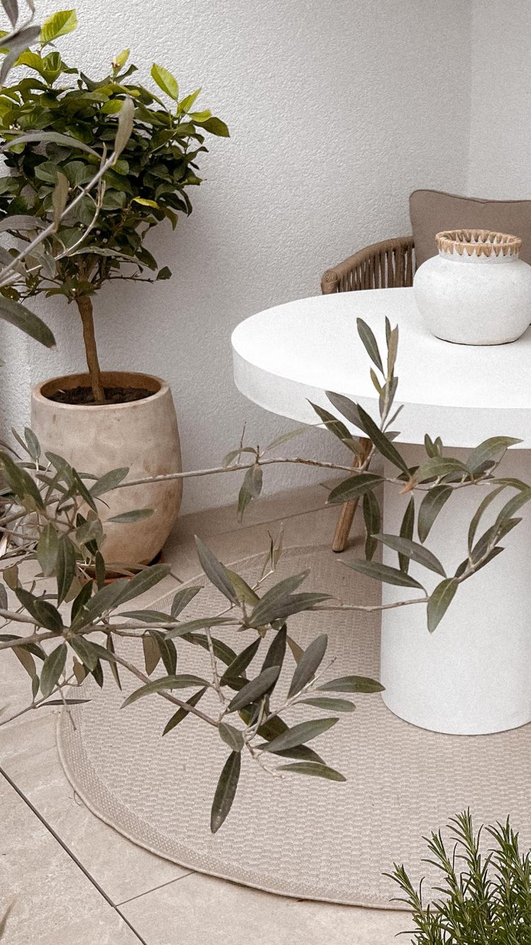 Lakeview Homestay - Private Guest Rooms & Bathroom