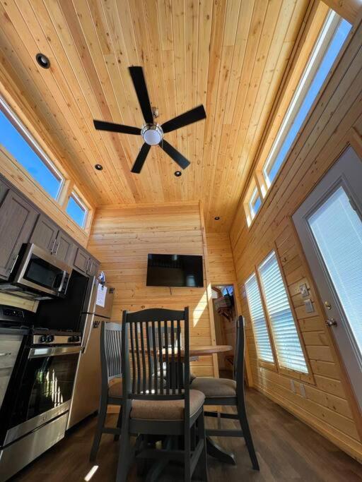065 Star Gazing Tiny Home nr Grand Canyon South Rim Sleeps 8