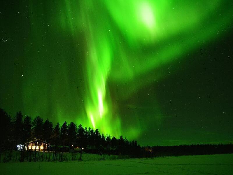 Ruska 2, Ylläs, Äkäslompolo, Lapland - Log Cabin with Lake and Fell Scenery