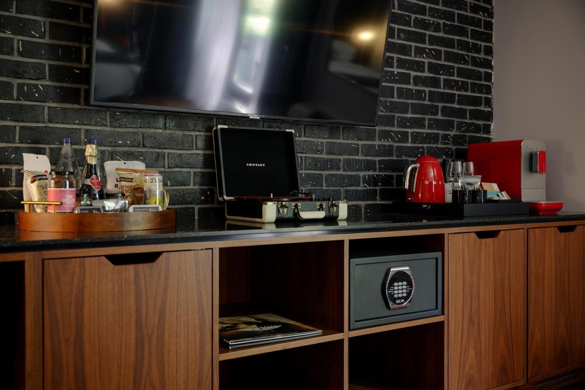 Coffee/tea facilities