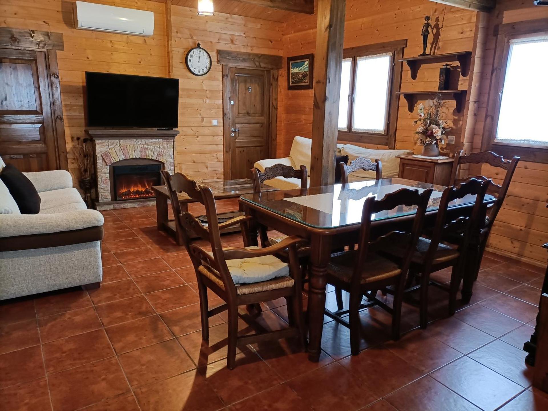 Communal lounge/ TV room