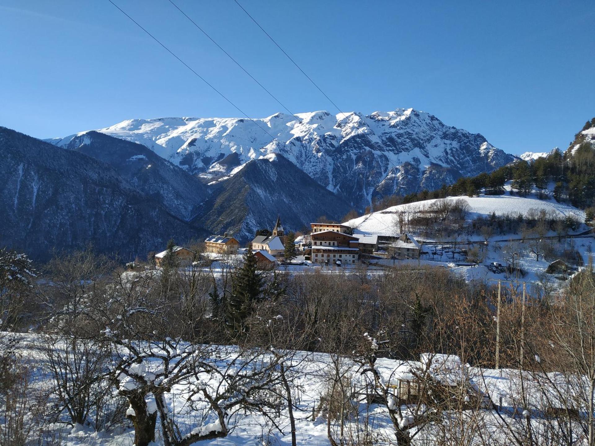 Appartement rez de jardin montée de l'alpe d'Huez