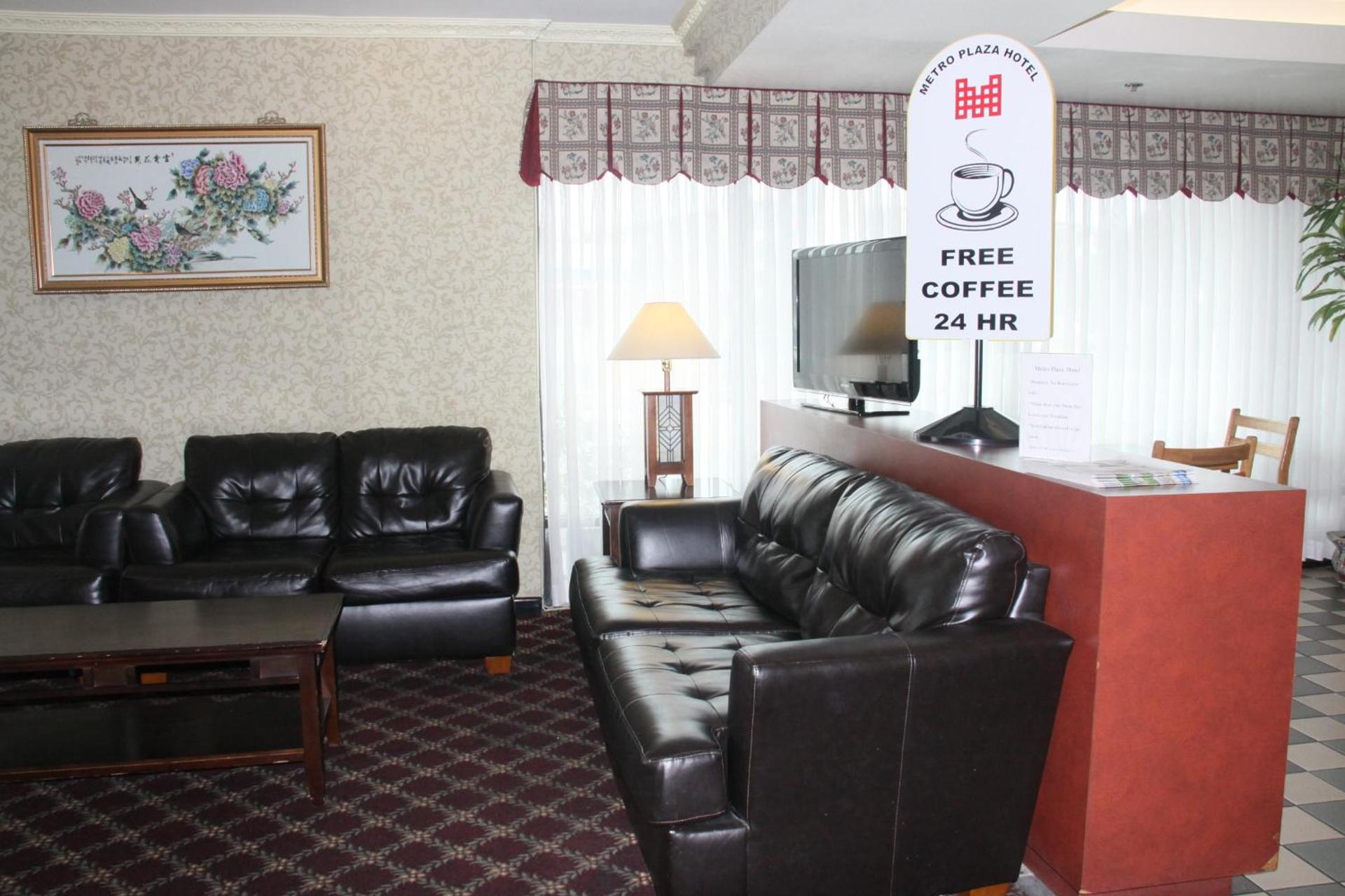 Communal lounge/ TV room