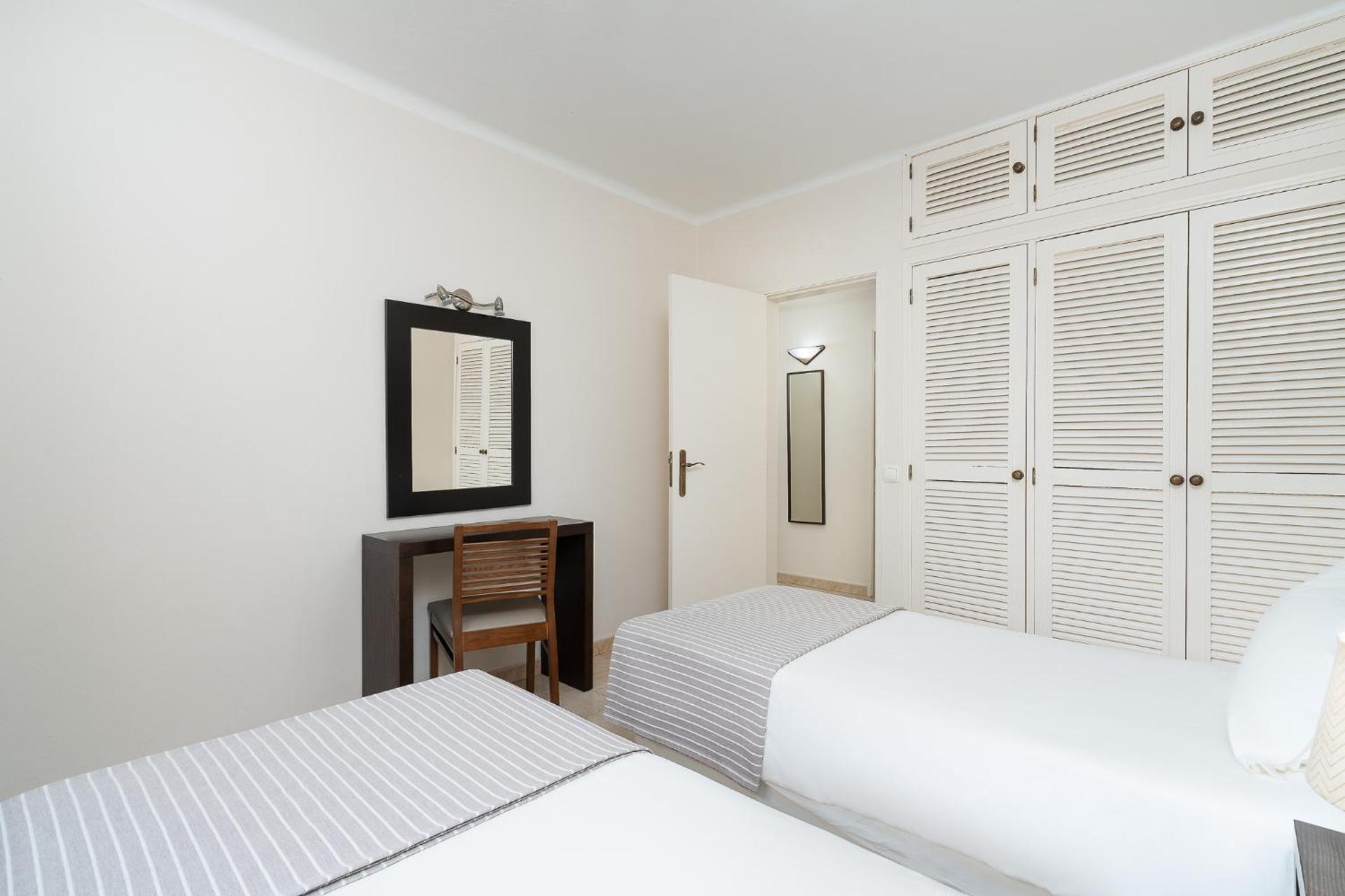 Superior One-Bedroom Apartment