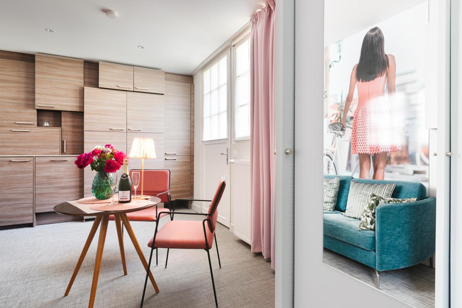 A coté de la place du pilori