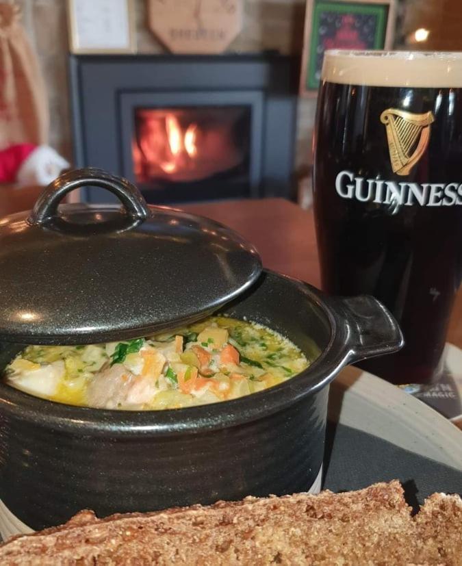 The Canalside B&B at The Auld Shebeen Bar