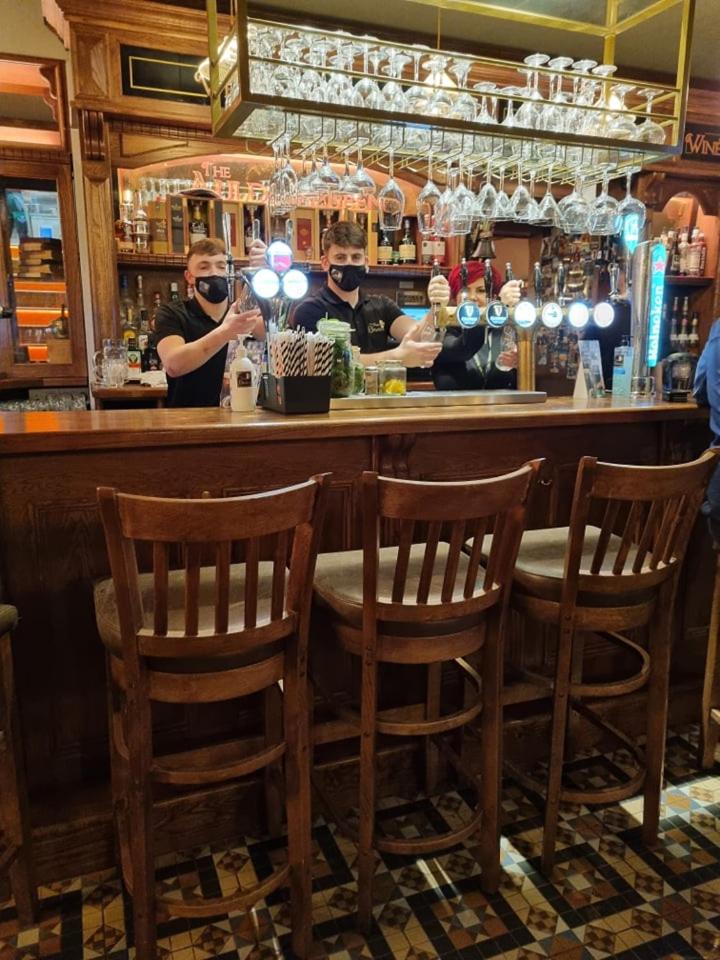 The Canalside B&B at The Auld Shebeen Bar