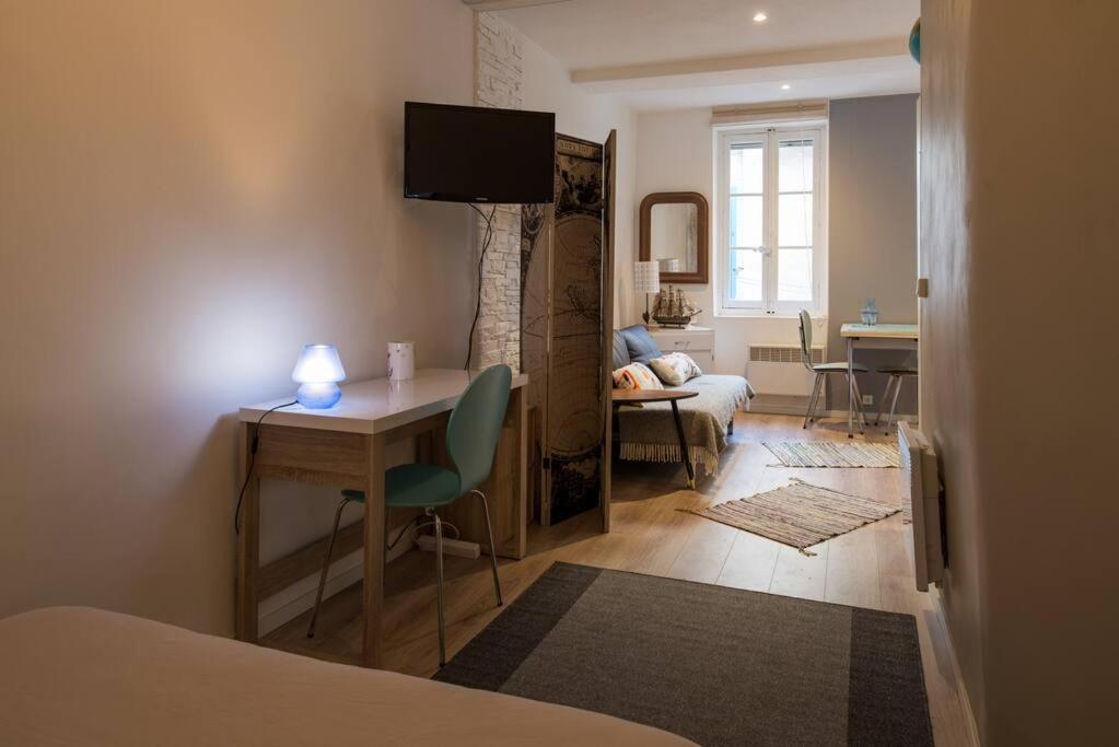 Studio Mars ( climatisé) 10 mn du vieux port , dans le Panier