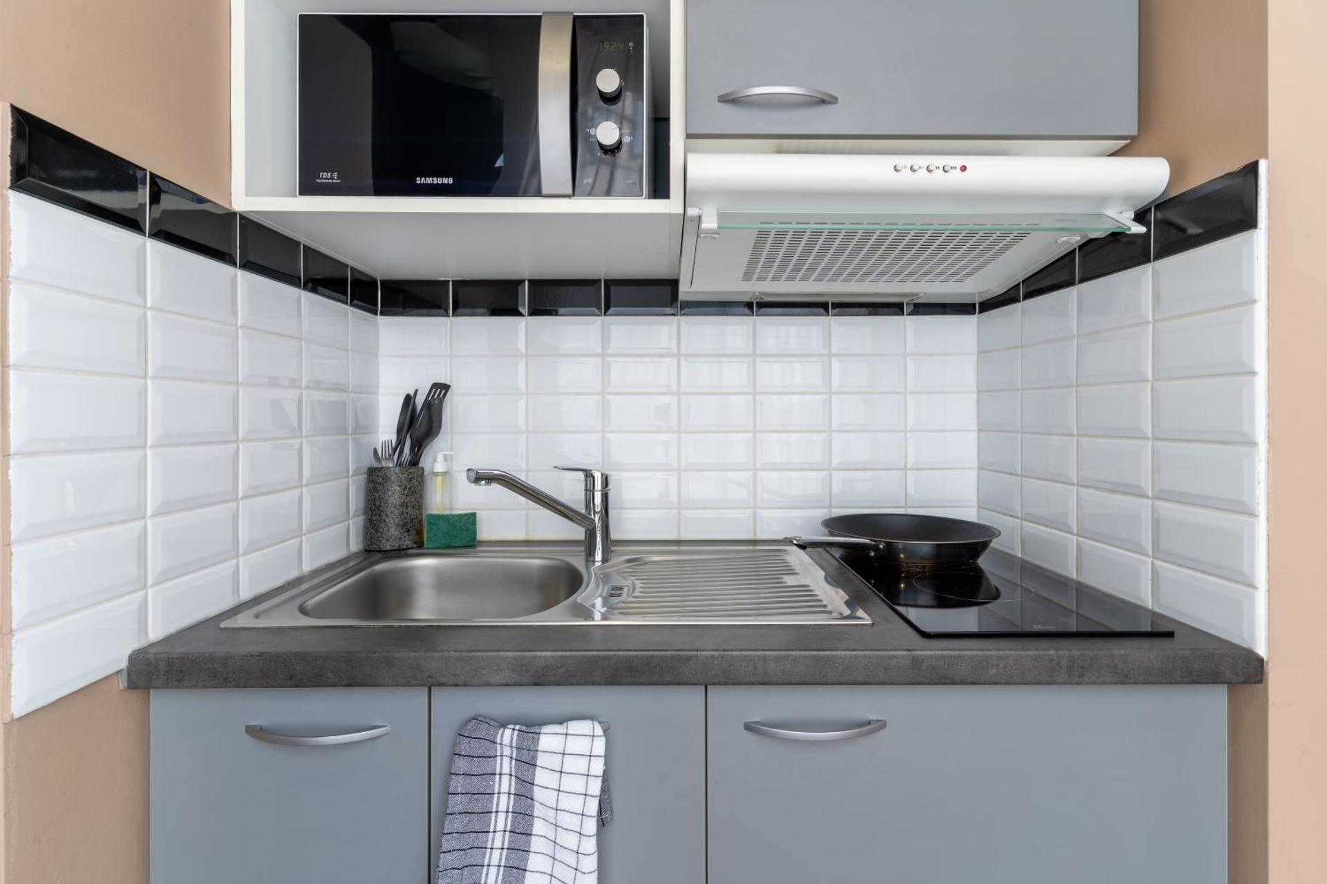 Kitchen or kitchenette