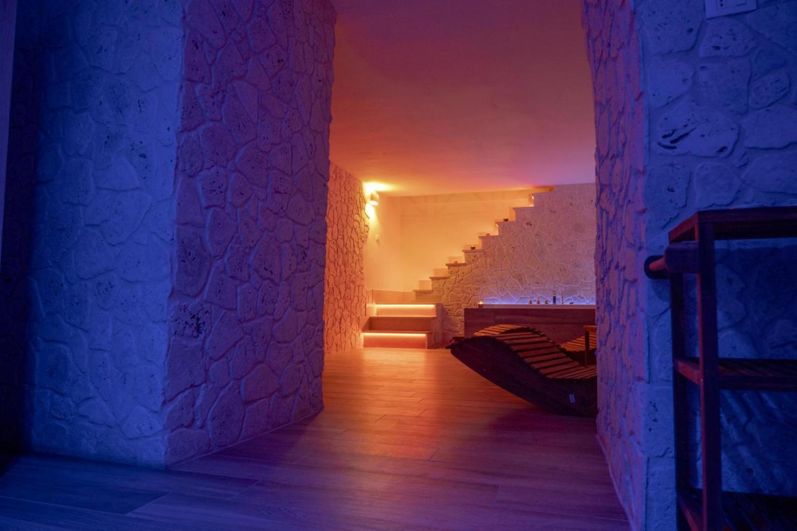 Deluxe Suite with Spa Bath