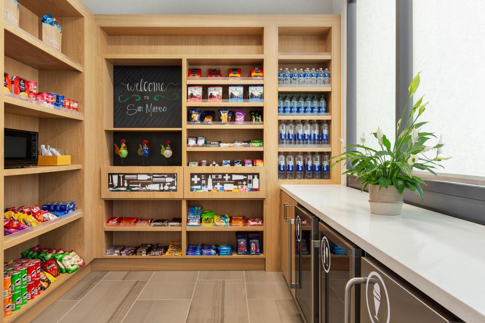 Supermarket/grocery shop