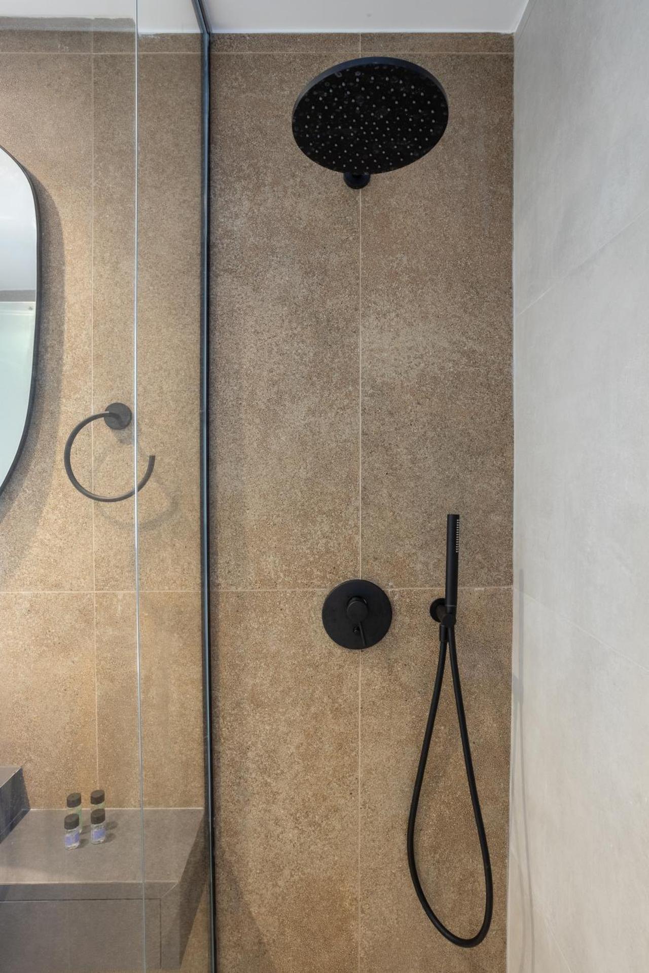 Deos- Luxury Apartment in Agrinio