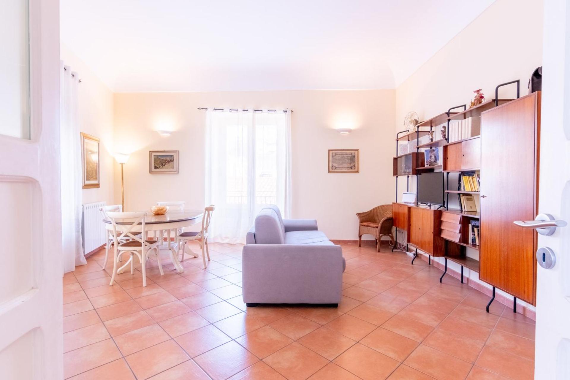 Viola's Luxury House