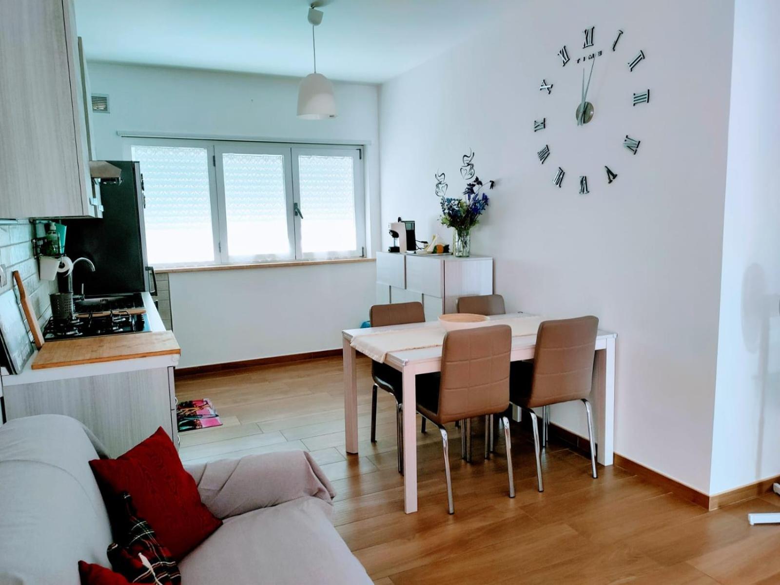 Villino Maria Pia, appartamento in villino in centro storico L'Aquila