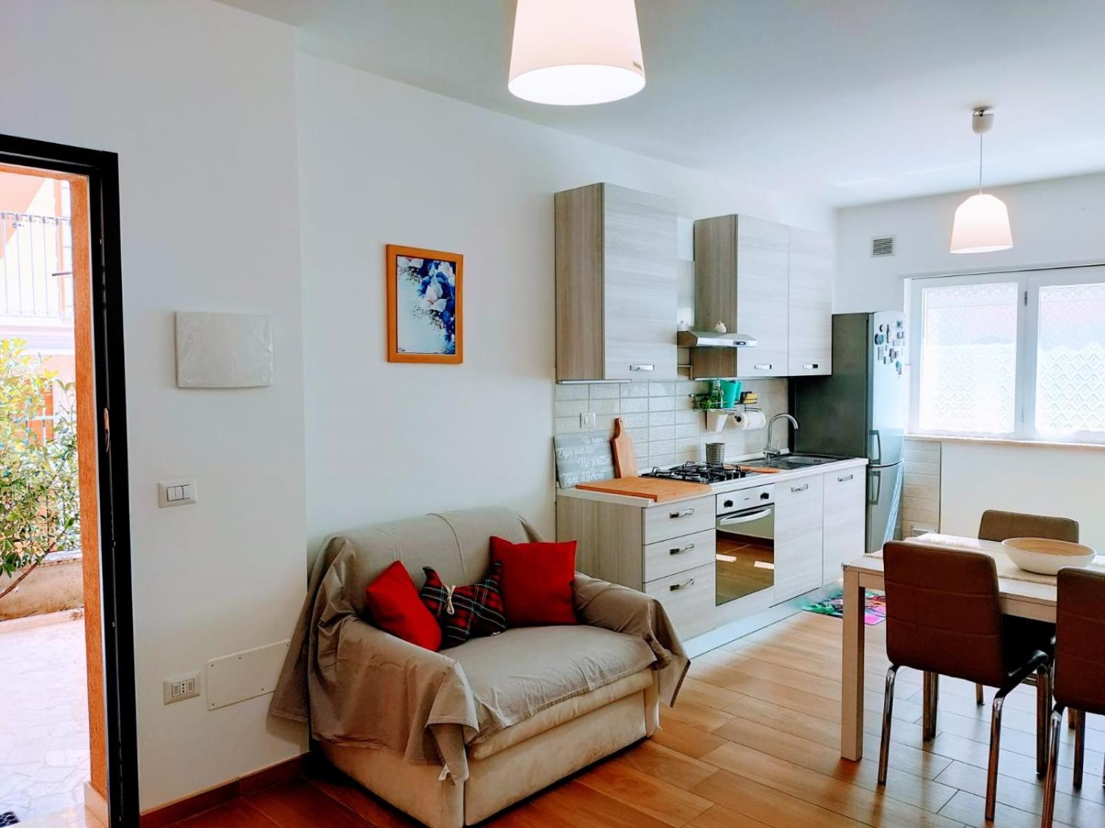 Villino Maria Pia, appartamento in villino in centro storico L'Aquila