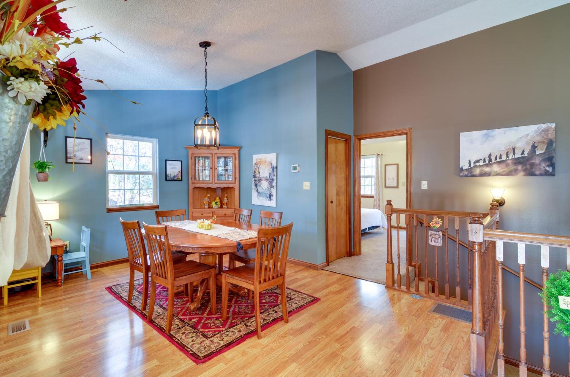 Burnside Resort Cabin with Hot Tub and Outdoor Spots!