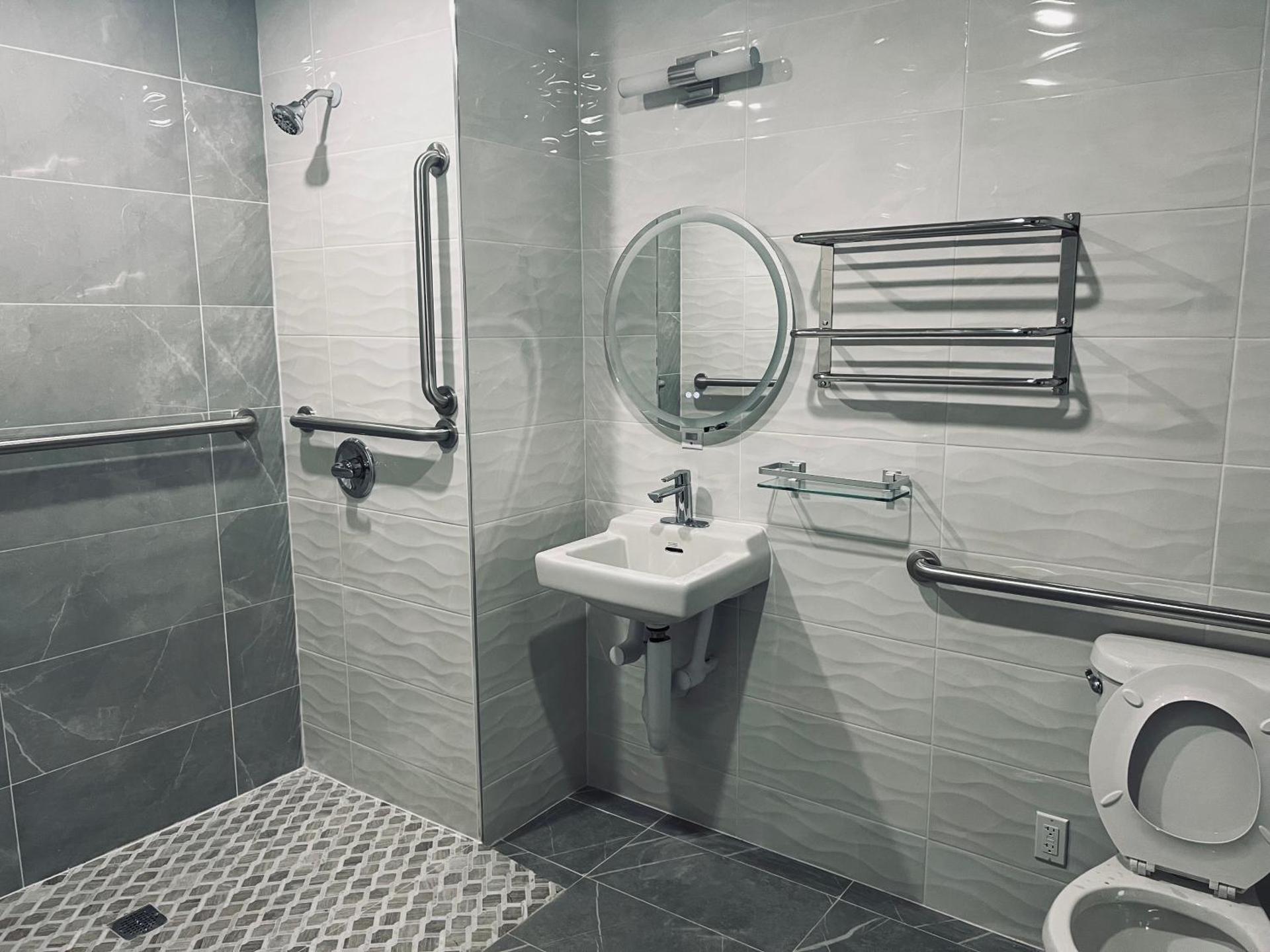 Starlight Hotel Near LGA Airport