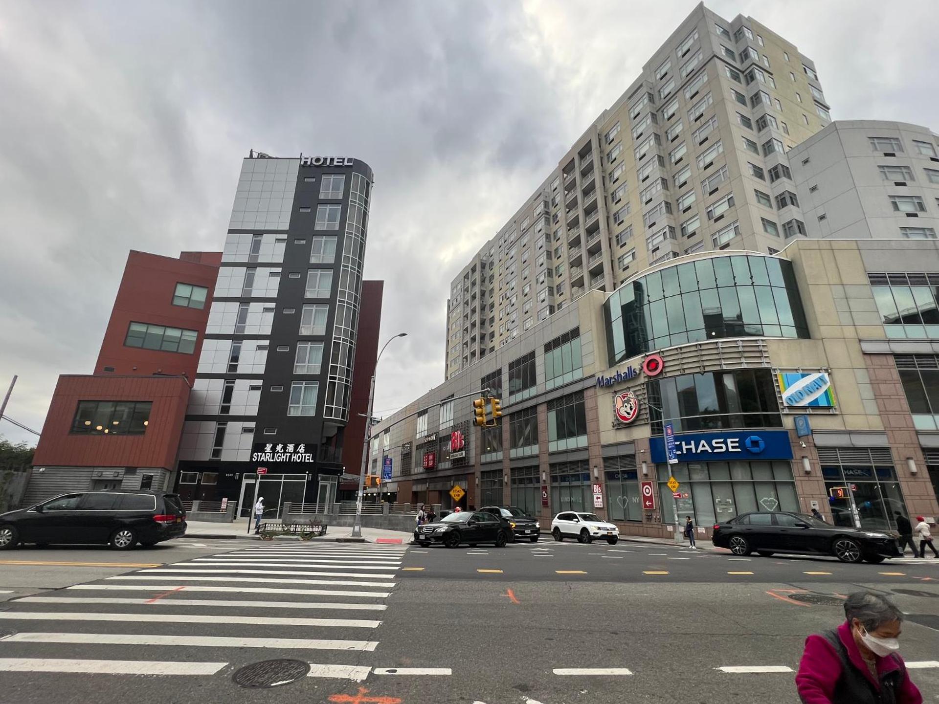 Starlight Hotel Near LGA Airport