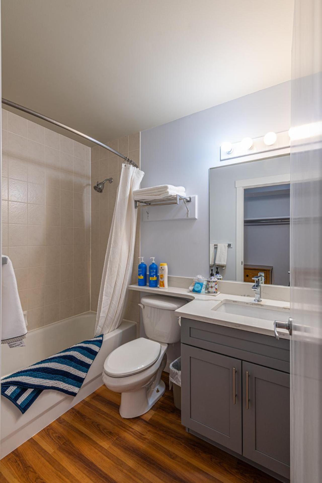 WindTower Resort - 1 Bed Hotel Room 166